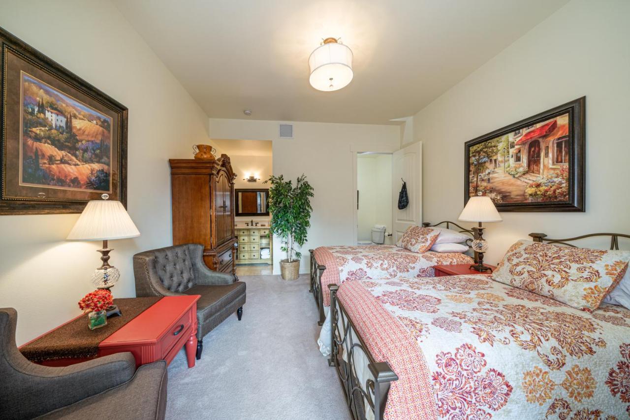 Lake'S Edge Tuscan Lodge Manson ภายนอก รูปภาพ